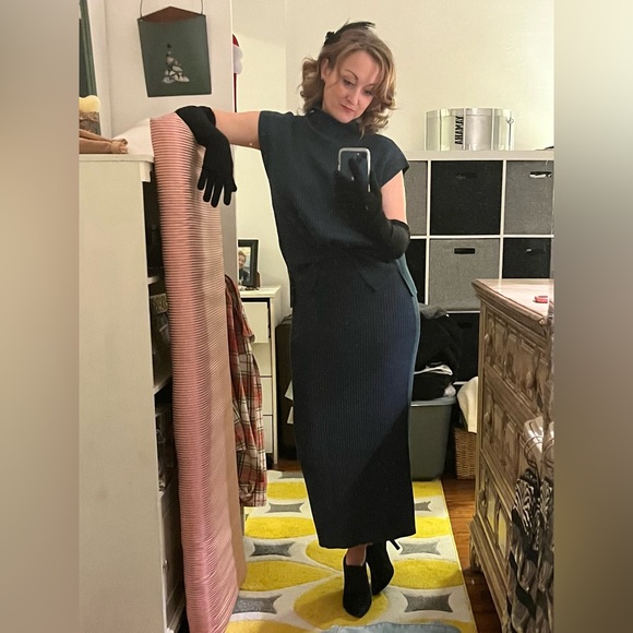 Eileen Fisher Ribbed Merino Wool Knit Top and Midi Skirt Set; fits Size 6 - Picture 11 of 13